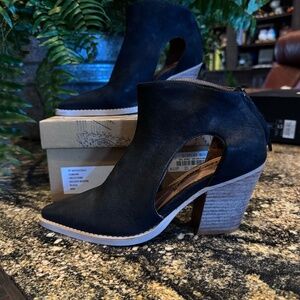 Free People Wilder Boots size 36 NIB Black Booties suede